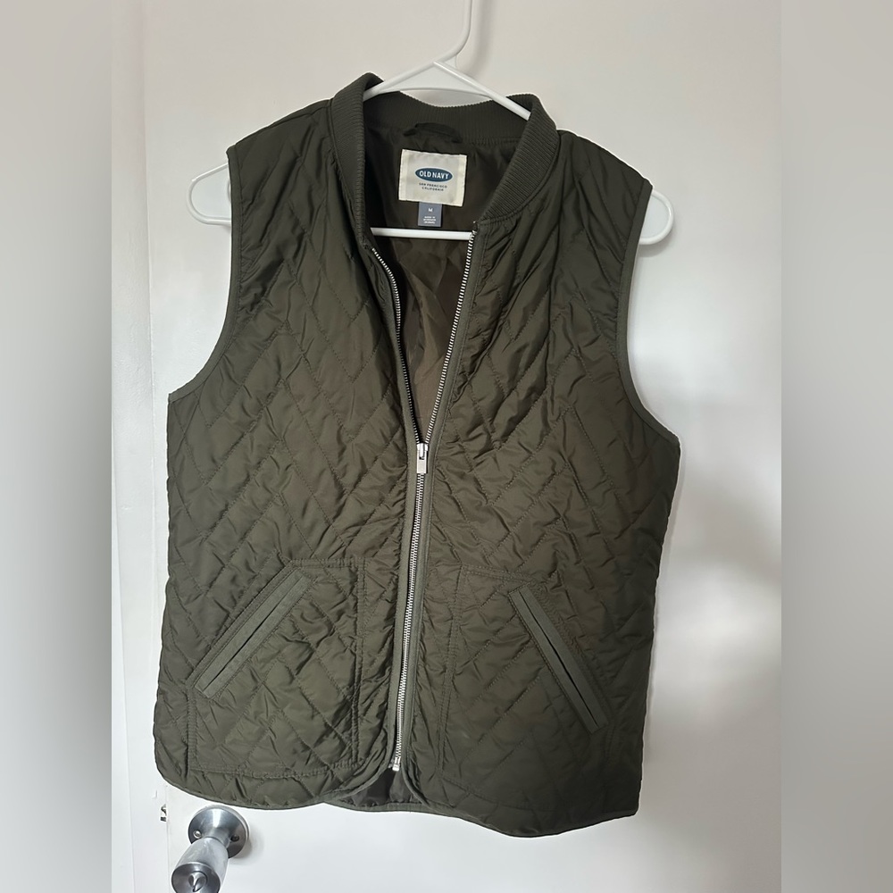 SOLD☀️Old Navy Women's Quilted Vest